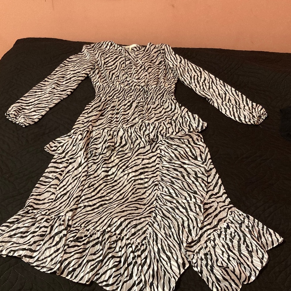 Maje Ribou Zebra-Print Ruffle Midi Dress - Picture 4 of 9
